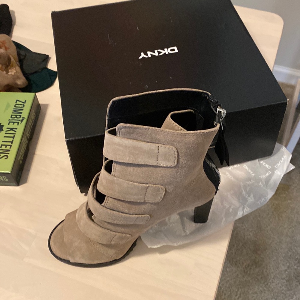 Brand new heels dkny